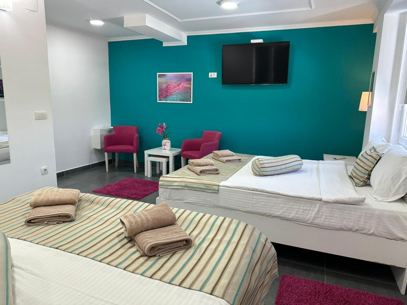 Flamingo Inn 3*